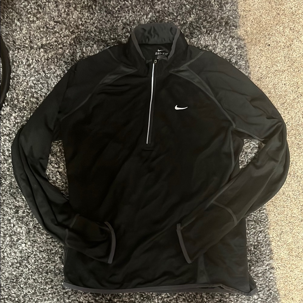 Nike Men's Black Lightweight Half Zip Pullover